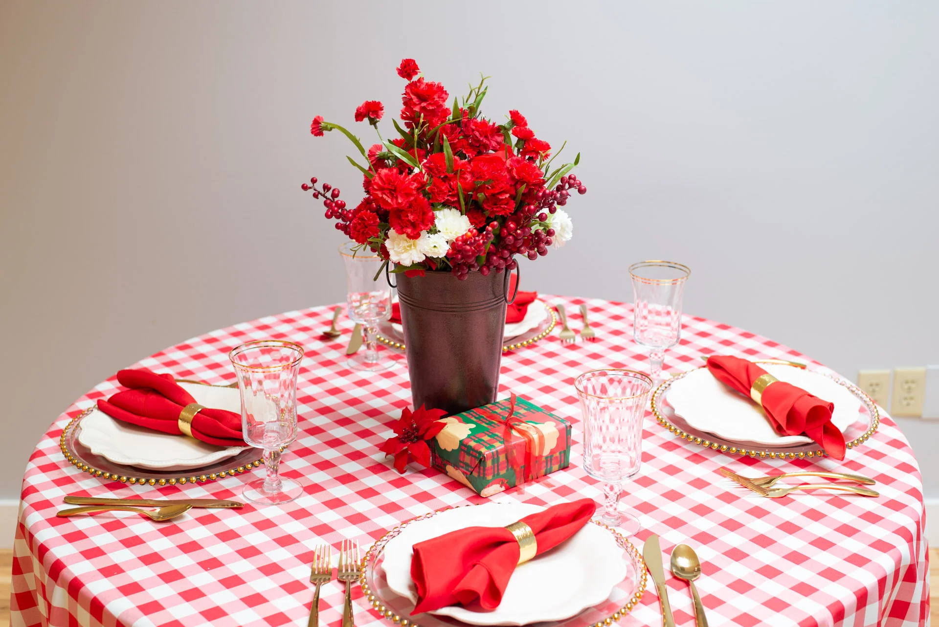 120 in. Round Polyester Tablecloth Checkered (4 Colors) - Image 3